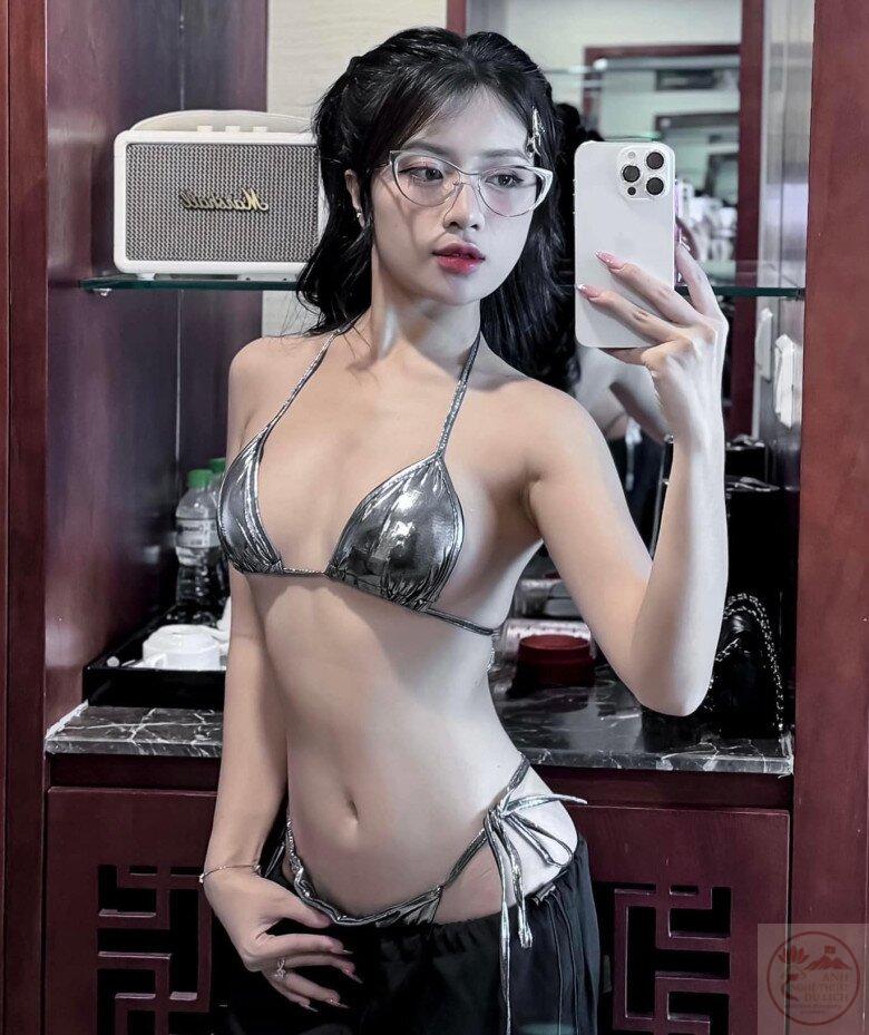 hot girl 10x phu tho mac ho khoe bung bau tron xoe doi thuong dep nhu tien tu hut hon fan nam e5ud7.jpeg